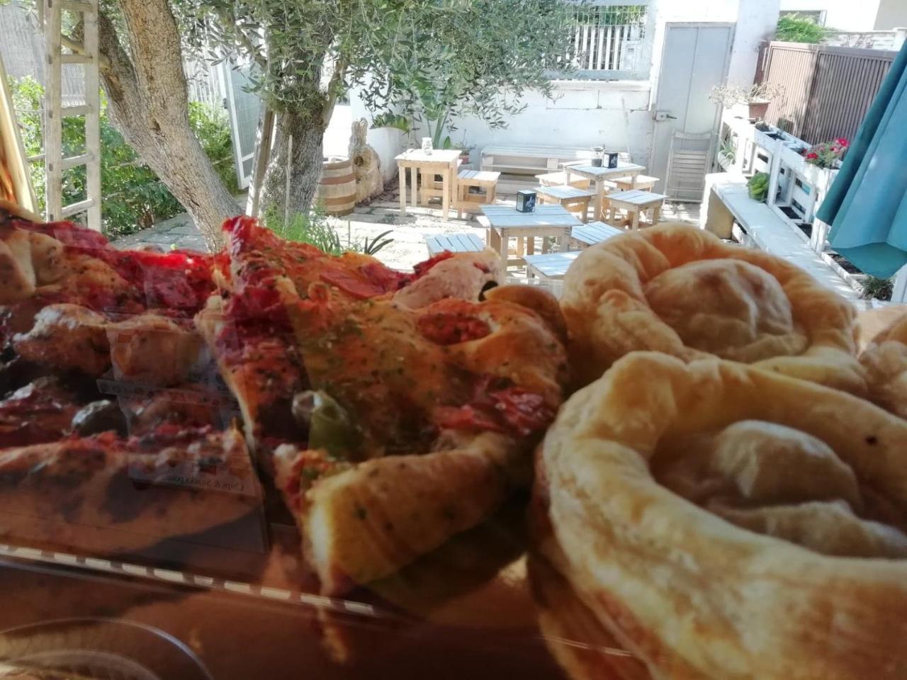 Sosta Camper La Specchia Hotell San Pietro in Bevagna Eksteriør bilde